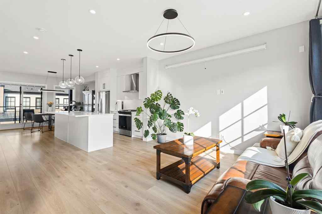 MLS® A2254901 - 2237 77 Street SW in Springbank Hill Calgary, Residential
