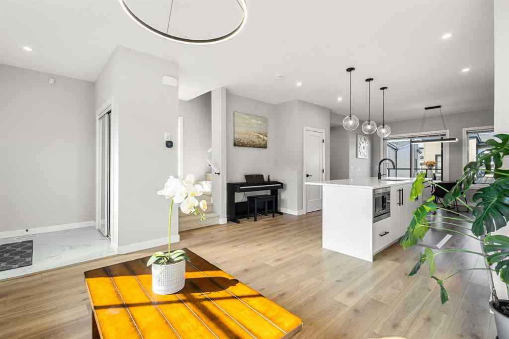 MLS® A2254901 - 2237 77 Street SW in Springbank Hill Calgary, Residential
