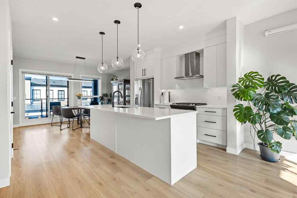 MLS® A2254901 - 2237 77 Street SW in Springbank Hill Calgary, Residential