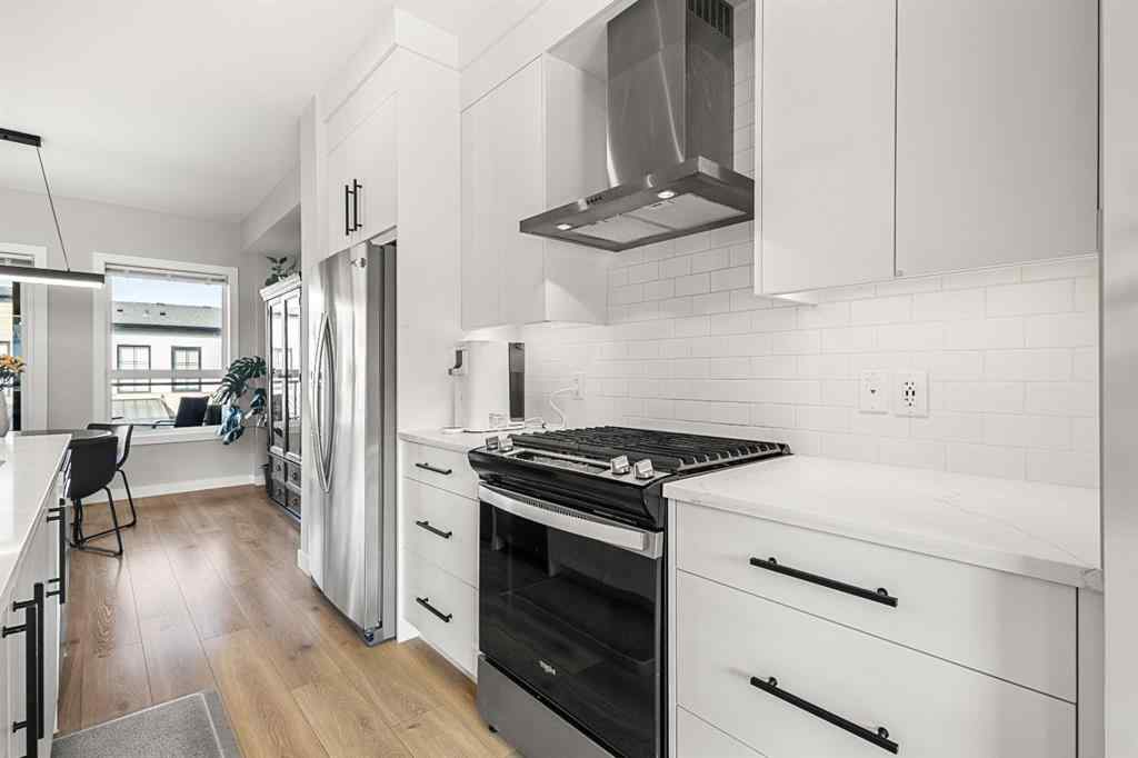 MLS® A2254901 - 2237 77 Street SW in Springbank Hill Calgary, Residential
