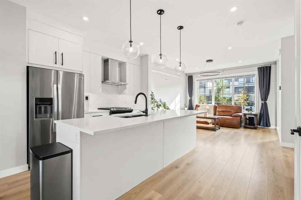 MLS® A2254901 - 2237 77 Street SW in Springbank Hill Calgary, Residential