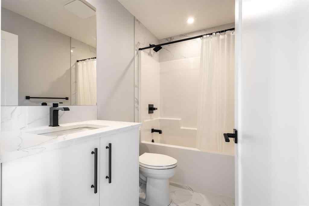 MLS® A2254901 - 2237 77 Street SW in Springbank Hill Calgary, Residential