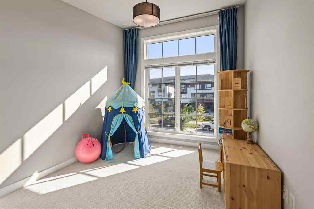 MLS® A2254901 - 2237 77 Street SW in Springbank Hill Calgary, Residential