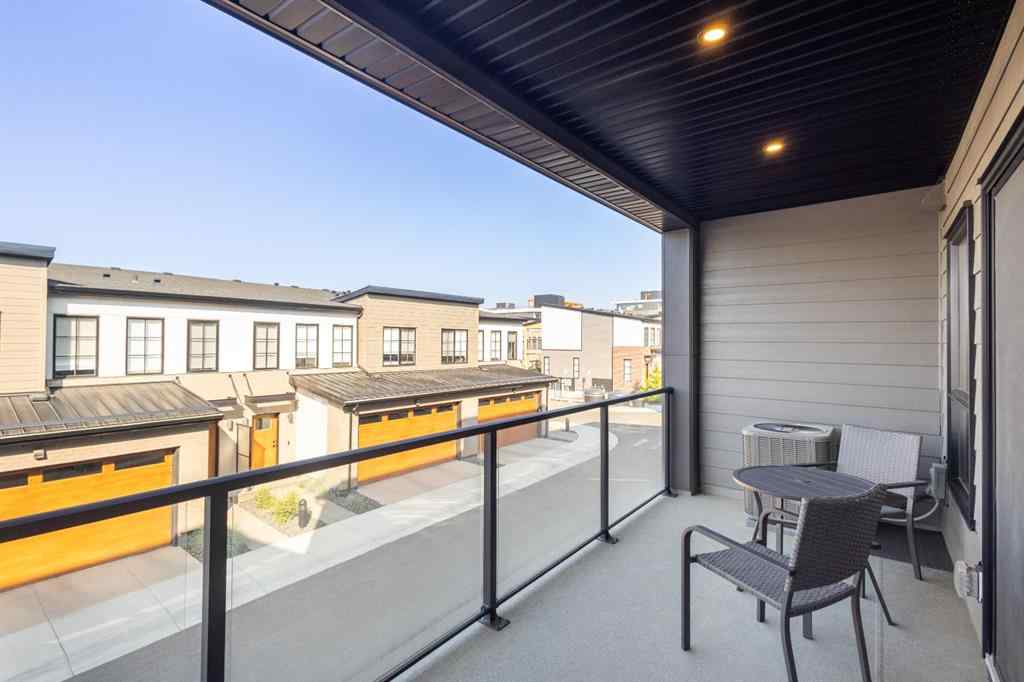 MLS® A2254901 - 2237 77 Street SW in Springbank Hill Calgary, Residential