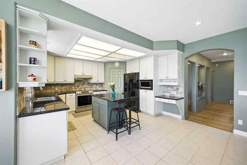 MLS® A2254902 - 10449 Hamptons Boulevard NW in Hamptons Calgary, Residential
