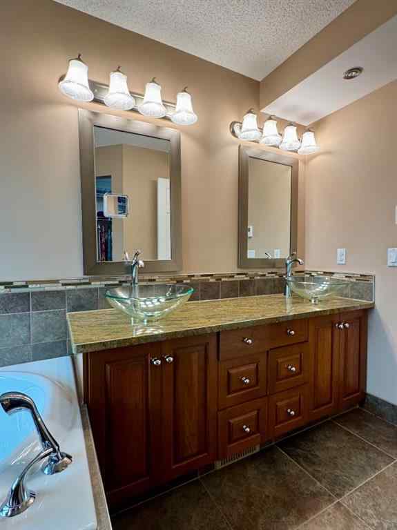 MLS® A2254907 - 111 Edgeridge Circle NW in Edgemont Calgary, Residential