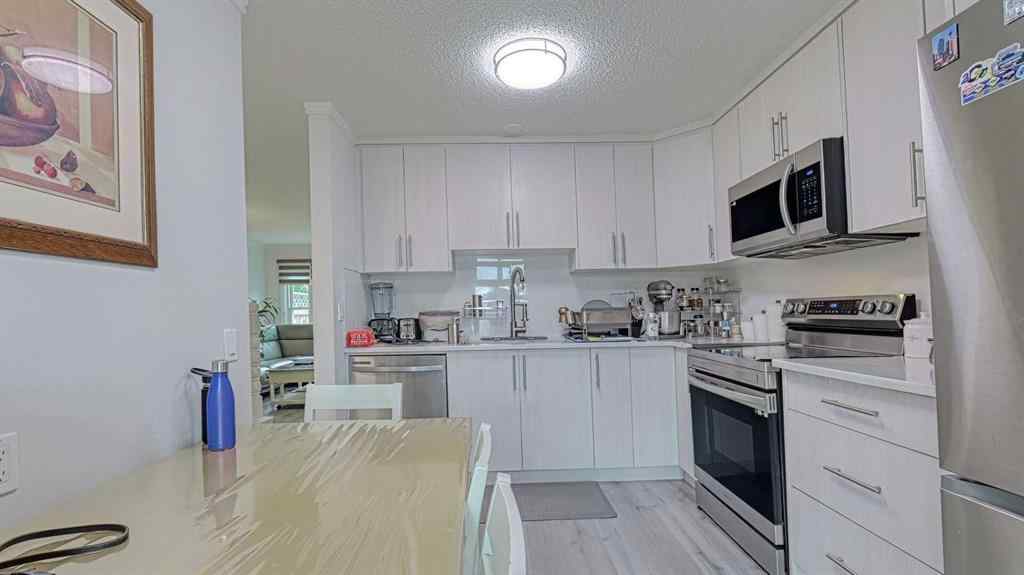 MLS® A2254920 - 559 Abinger Road NE in Abbeydale Calgary, Residential