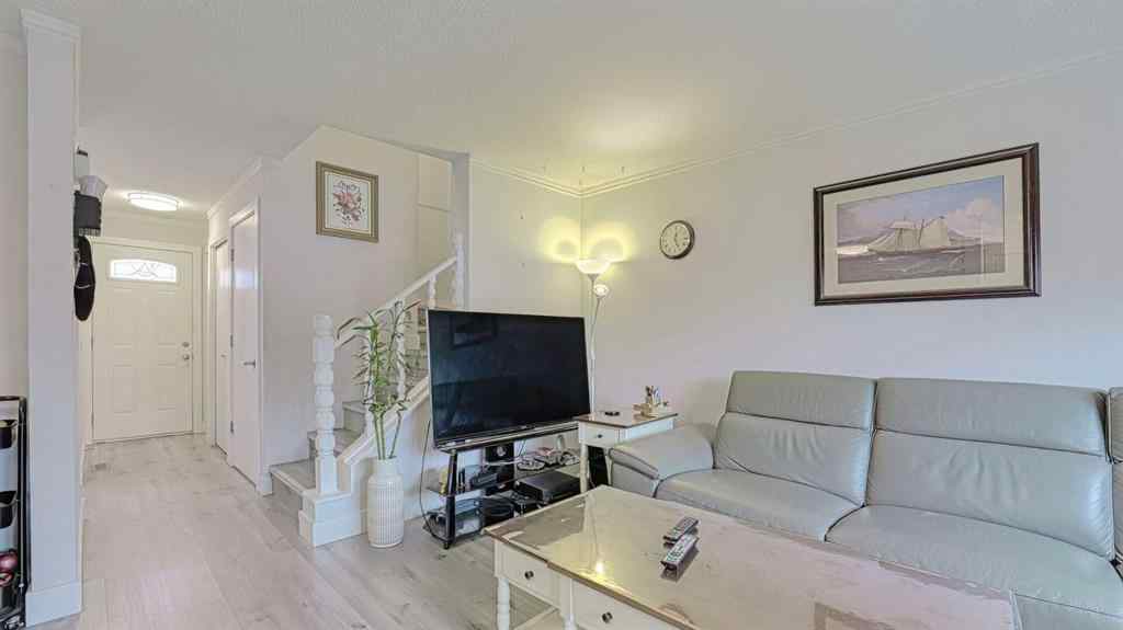 MLS® A2254920 - 559 Abinger Road NE in Abbeydale Calgary, Residential
