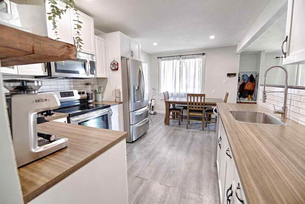 MLS® A2254924 - 4925 52 Ave   in NONE Taber, Residential