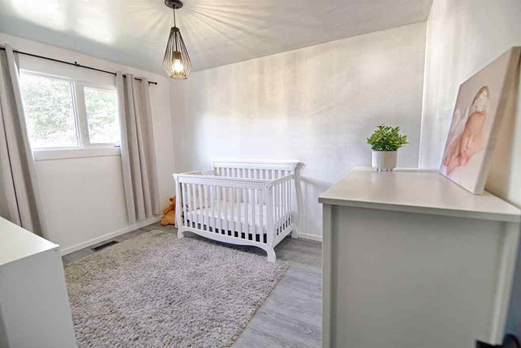 MLS® A2254924 - 4925 52 Ave   in NONE Taber, Residential