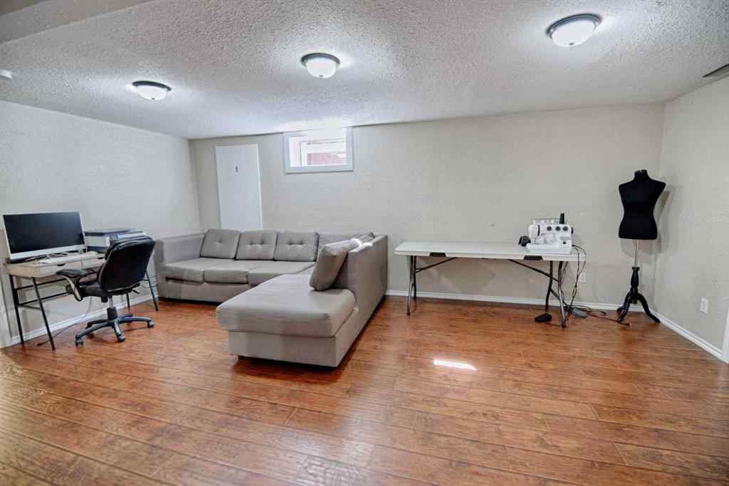 MLS® A2254924 - 4925 52 Ave   in NONE Taber, Residential