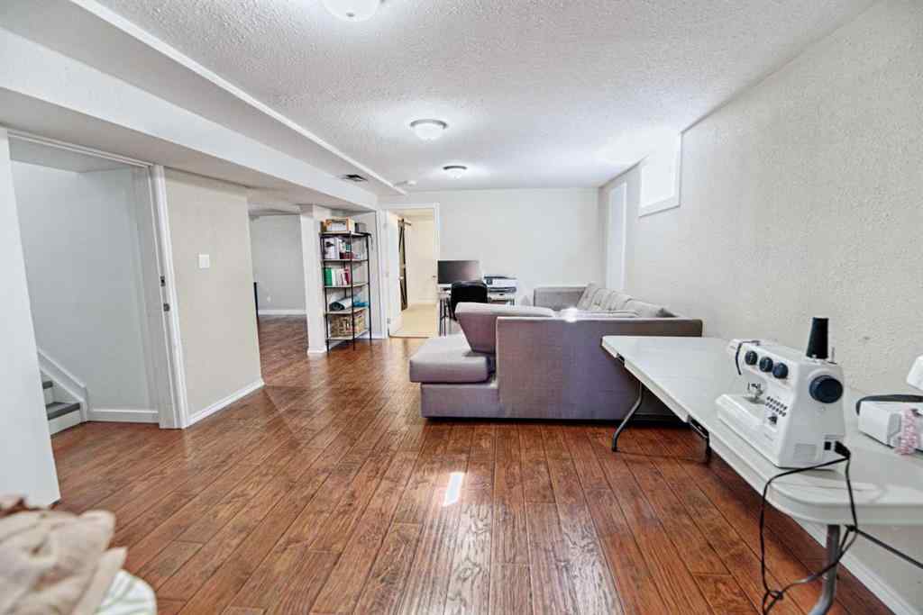 MLS® A2254924 - 4925 52 Ave   in NONE Taber, Residential