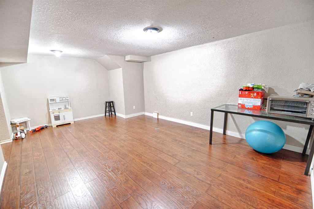 MLS® A2254924 - 4925 52 Ave   in NONE Taber, Residential