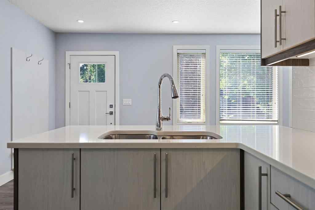 MLS® A2254930 - 460 19 Avenue NW in Mount Pleasant Calgary, Residential