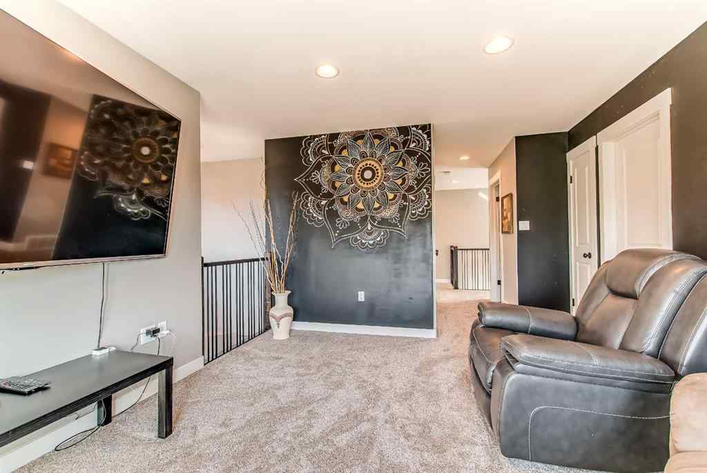 MLS® A2254935 - 48 Hamptons Crescent SE in SE Southridge Medicine Hat, Residential