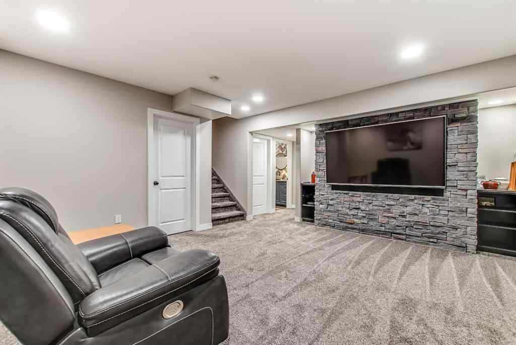 MLS® A2254935 - 48 Hamptons Crescent SE in SE Southridge Medicine Hat, Residential