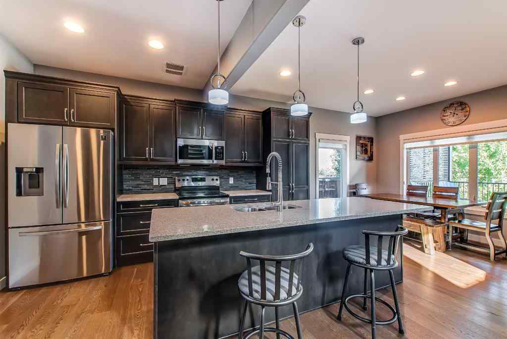 MLS® A2254935 - 48 Hamptons Crescent SE in SE Southridge Medicine Hat, Residential