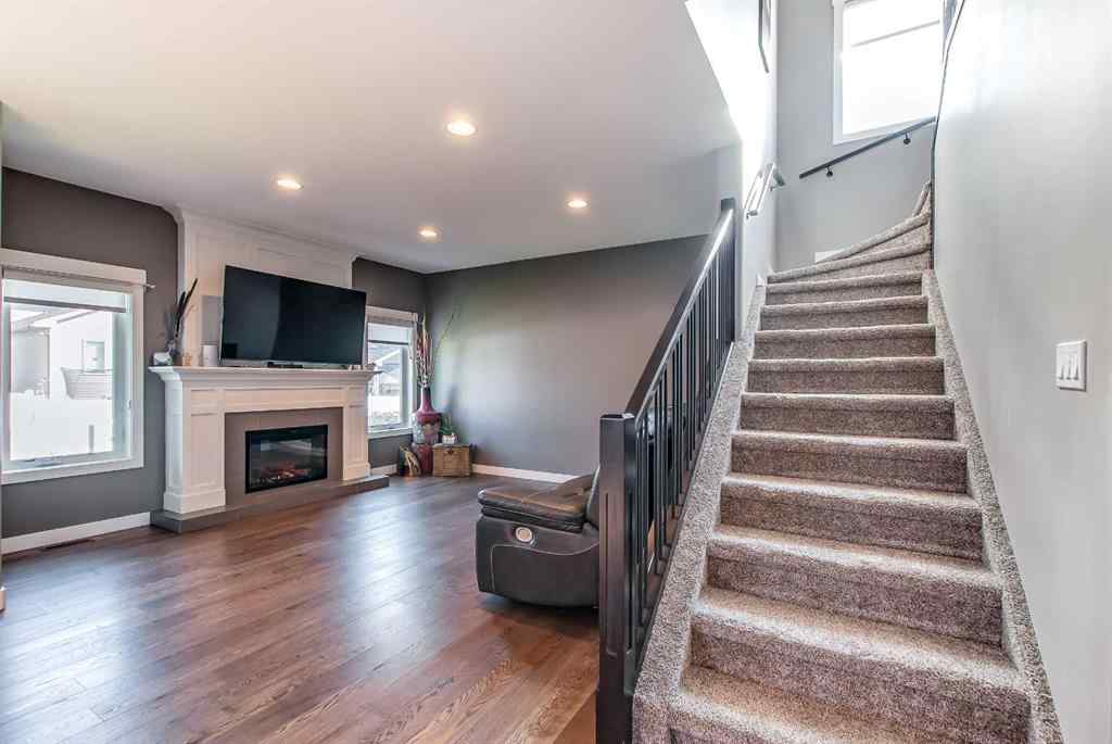 MLS® A2254935 - 48 Hamptons Crescent SE in SE Southridge Medicine Hat, Residential
