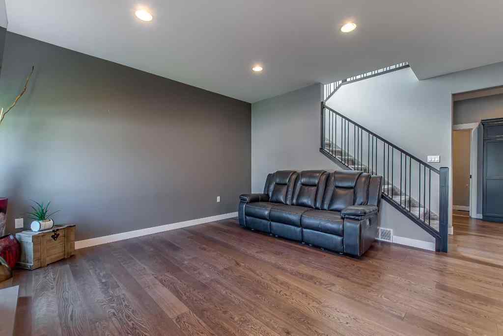MLS® A2254935 - 48 Hamptons Crescent SE in SE Southridge Medicine Hat, Residential