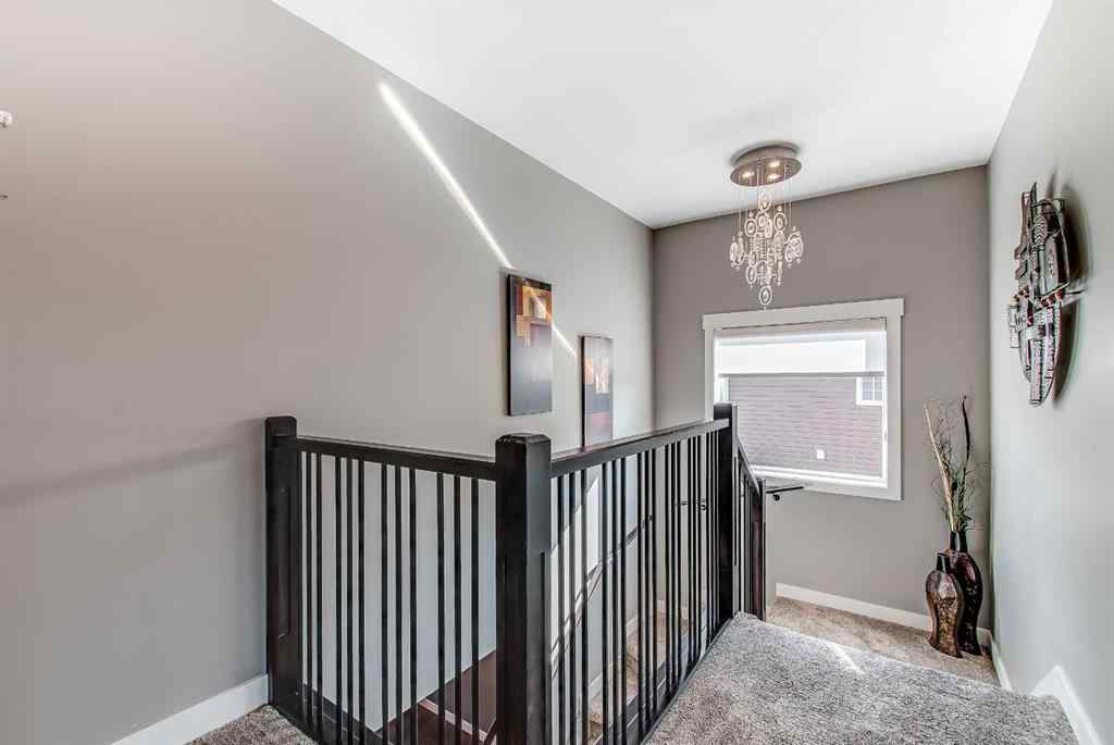 MLS® A2254935 - 48 Hamptons Crescent SE in SE Southridge Medicine Hat, Residential