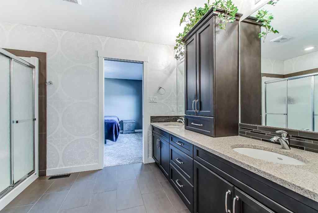 MLS® A2254935 - 48 Hamptons Crescent SE in SE Southridge Medicine Hat, Residential