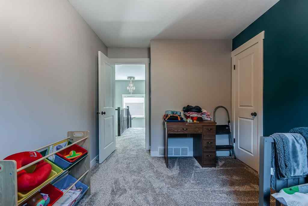 MLS® A2254935 - 48 Hamptons Crescent SE in SE Southridge Medicine Hat, Residential