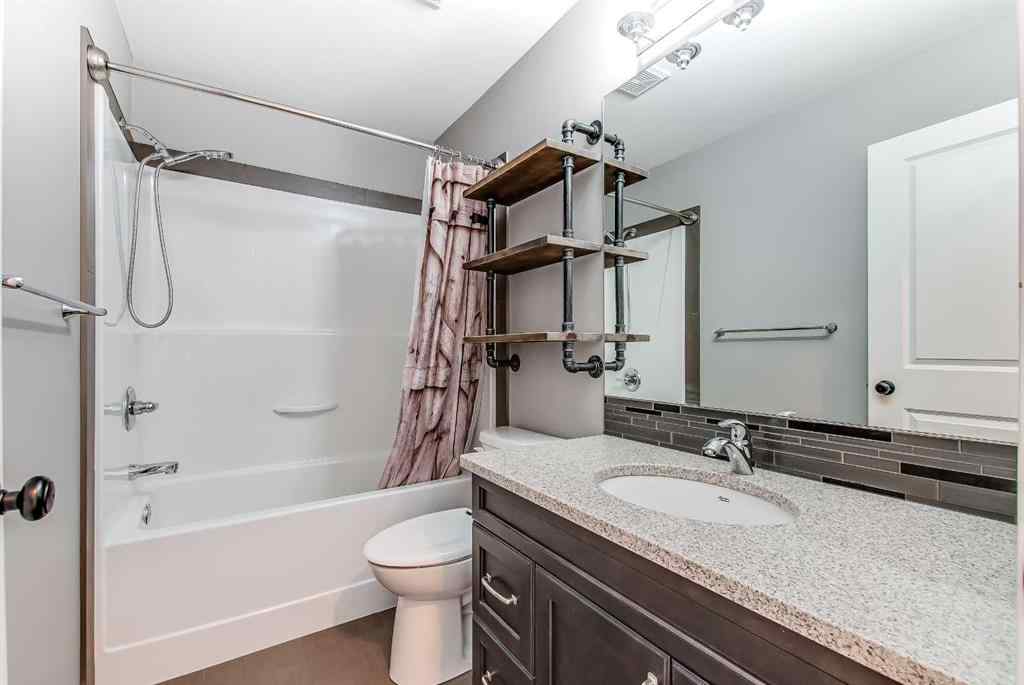 MLS® A2254935 - 48 Hamptons Crescent SE in SE Southridge Medicine Hat, Residential