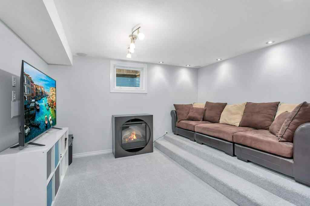 MLS® A2254938 - 167 Douglas Avenue  in Deer Park Estates Red Deer, Residential