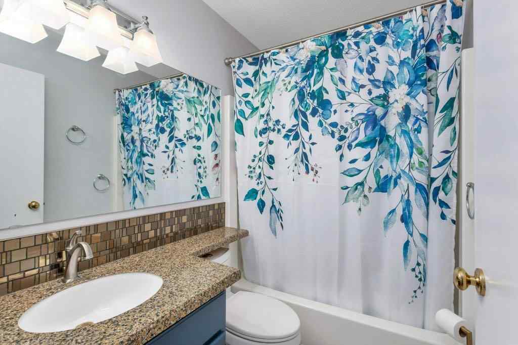 MLS® A2254938 - 167 Douglas Avenue  in Deer Park Estates Red Deer, Residential