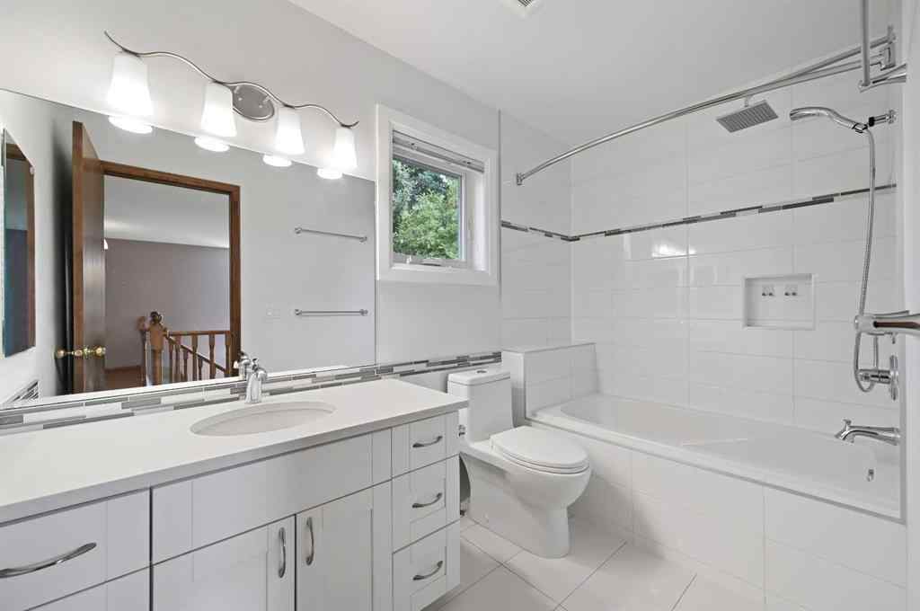 MLS® A2254943 - 8 Edgeridge Way NW in Edgemont Calgary, Residential
