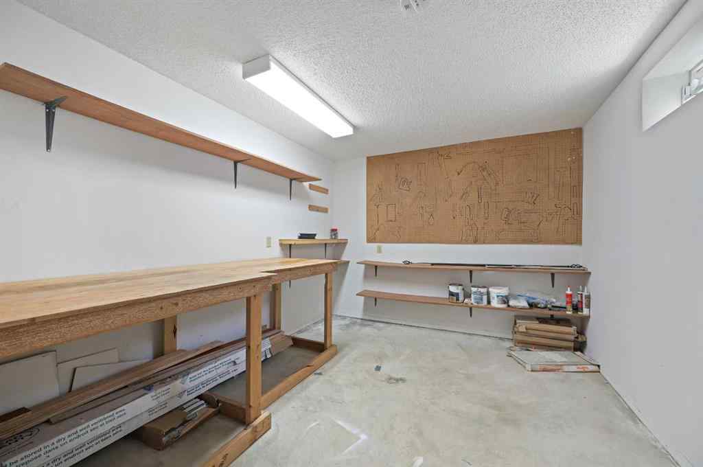 MLS® A2254943 - 8 Edgeridge Way NW in Edgemont Calgary, Residential