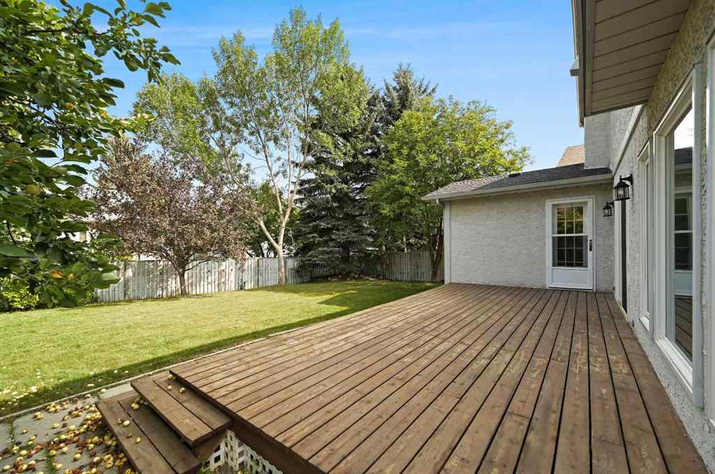 MLS® A2254943 - 8 Edgeridge Way NW in Edgemont Calgary, Residential