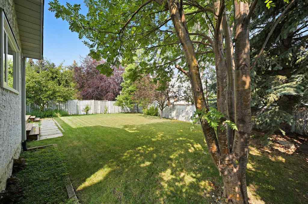 MLS® A2254943 - 8 Edgeridge Way NW in Edgemont Calgary, Residential