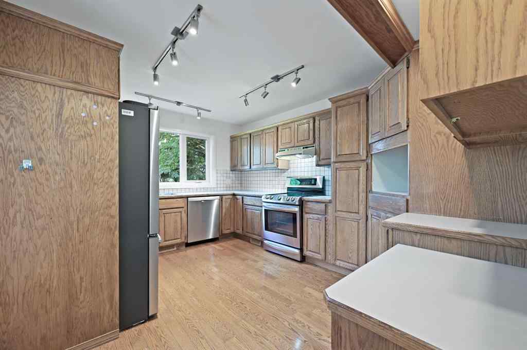 MLS® A2254943 - 8 Edgeridge Way NW in Edgemont Calgary, Residential