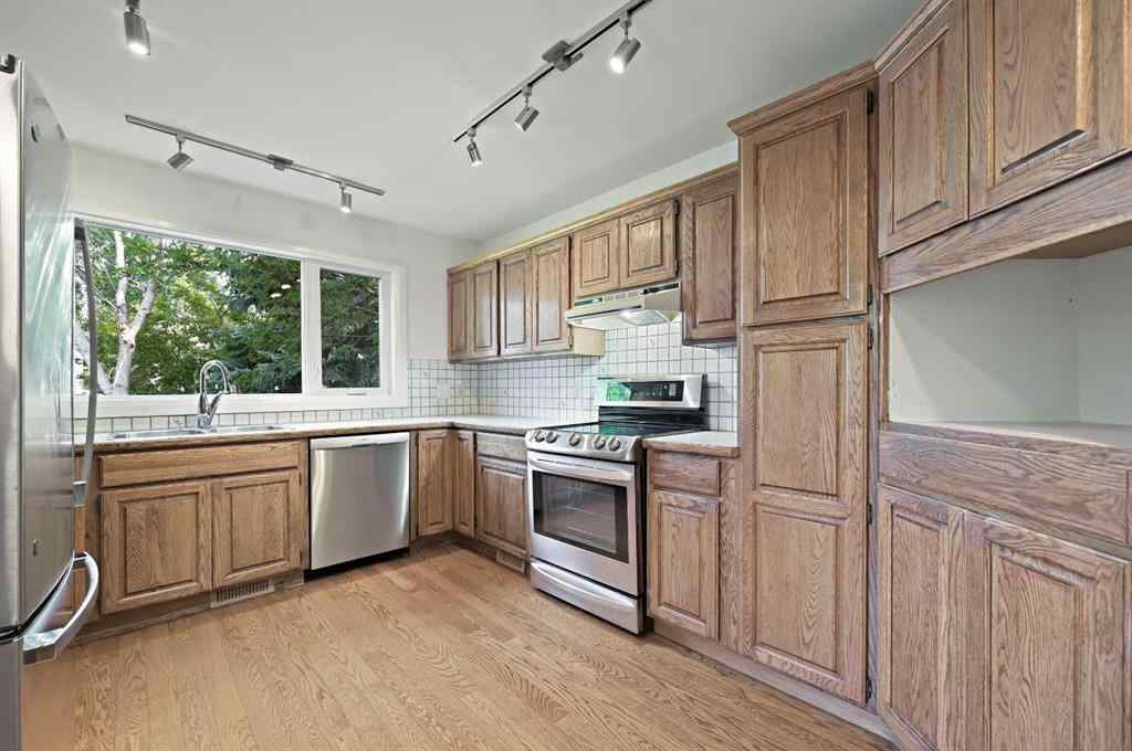 MLS® A2254943 - 8 Edgeridge Way NW in Edgemont Calgary, Residential