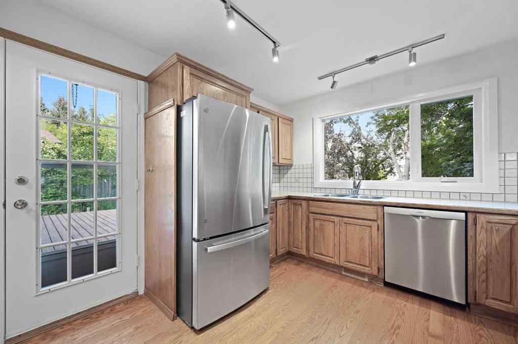 MLS® A2254943 - 8 Edgeridge Way NW in Edgemont Calgary, Residential