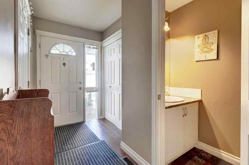 MLS® A2254949 - 105 Hillview Terrace  in Hillview Estates Strathmore, Residential
