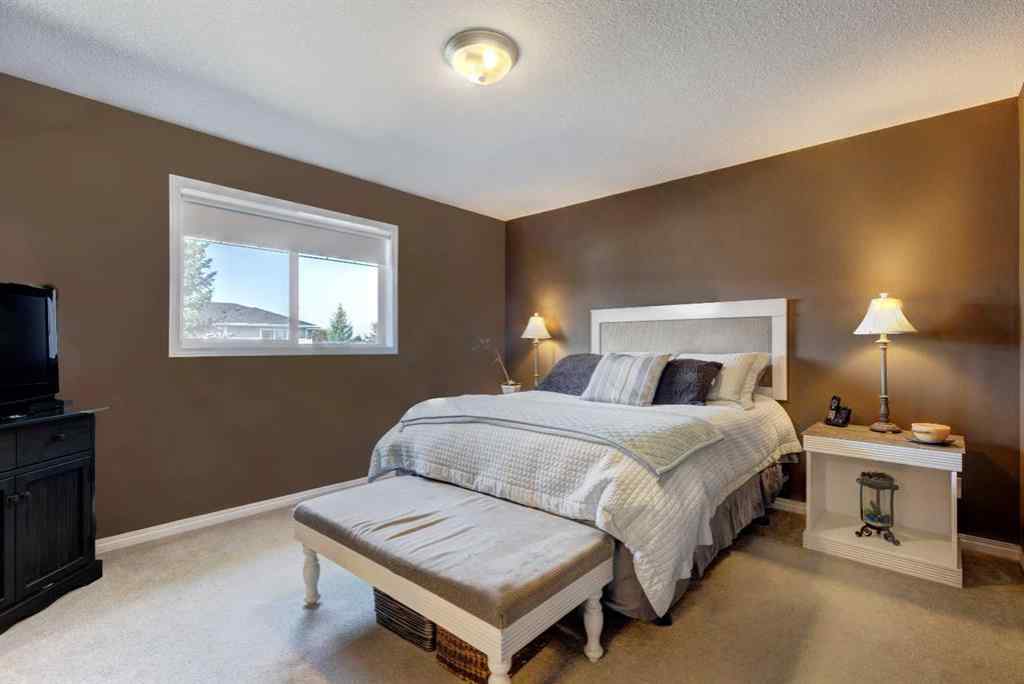 MLS® A2254949 - 105 Hillview Terrace  in Hillview Estates Strathmore, Residential