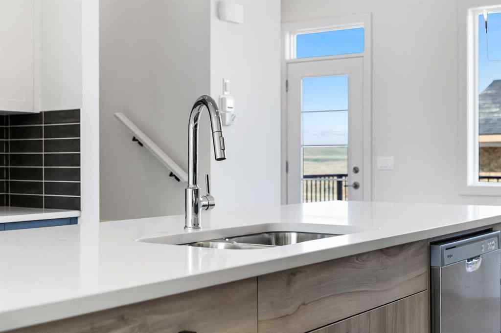MLS® A2254955 - 21 Southborough Lane  in Southbow Landing Cochrane, Residential