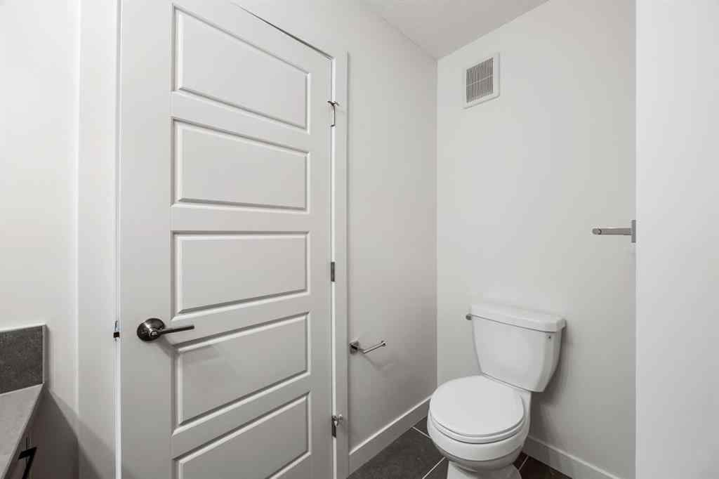 MLS® A2254955 - 21 Southborough Lane  in Southbow Landing Cochrane, Residential