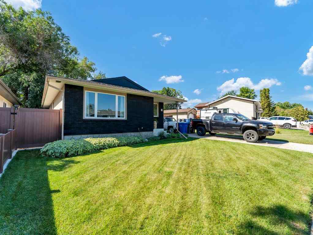 MLS® A2254977 - 5 Noble Court SW in SW Hill Medicine Hat, Residential