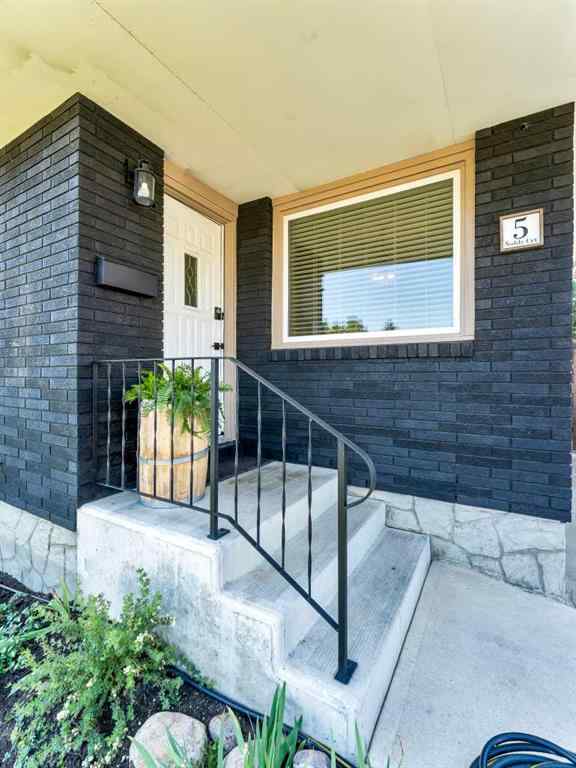 MLS® A2254977 - 5 Noble Court SW in SW Hill Medicine Hat, Residential