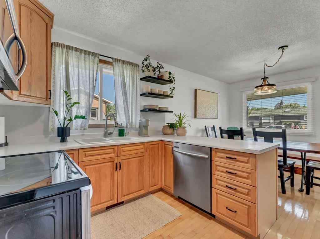 MLS® A2254977 - 5 Noble Court SW in SW Hill Medicine Hat, Residential