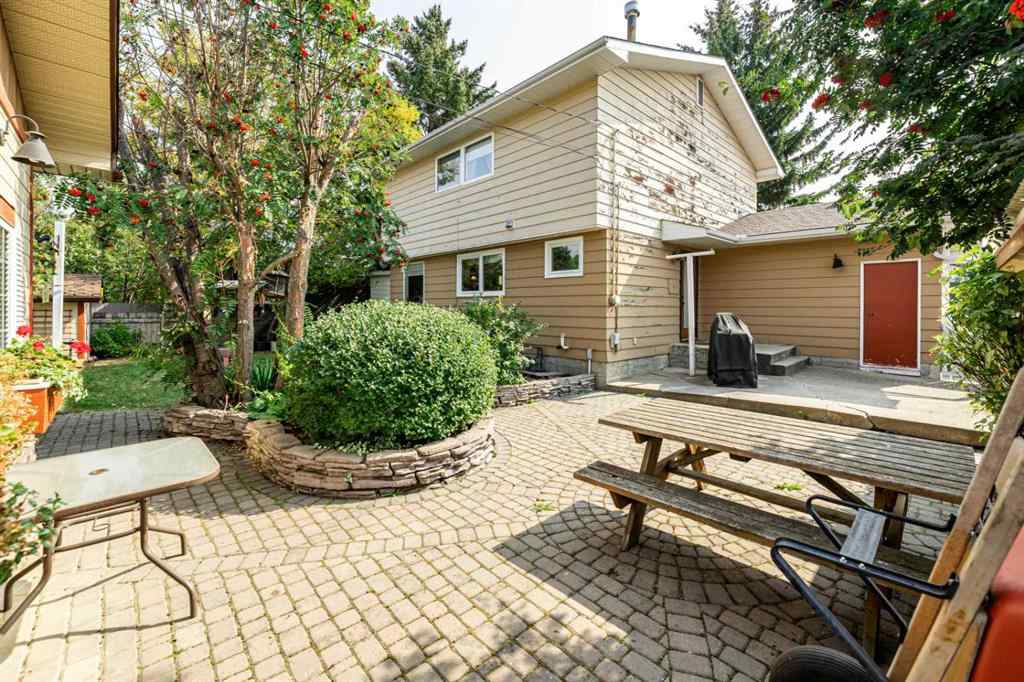 MLS® A2254981 - 5702 48 Avenue  in Downtown Lacombe Lacombe, Residential