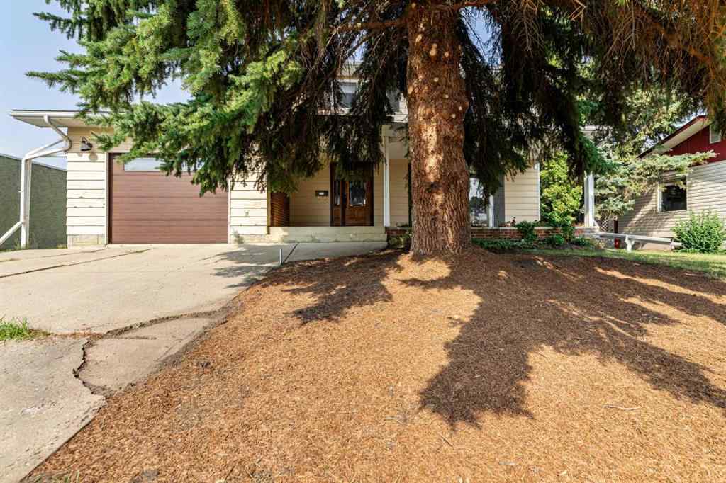 MLS® A2254981 - 5702 48 Avenue  in Downtown Lacombe Lacombe, Residential