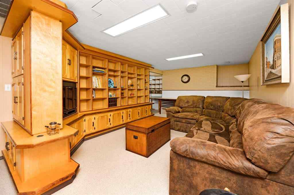 MLS® A2254981 - 5702 48 Avenue  in Downtown Lacombe Lacombe, Residential