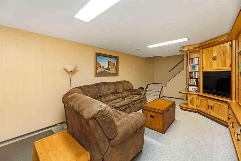 MLS® A2254981 - 5702 48 Avenue  in Downtown Lacombe Lacombe, Residential