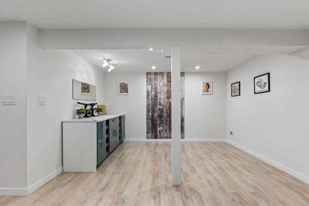 MLS® A2254985 - 343 Queen Tamara Way SE in Queensland Calgary, Residential