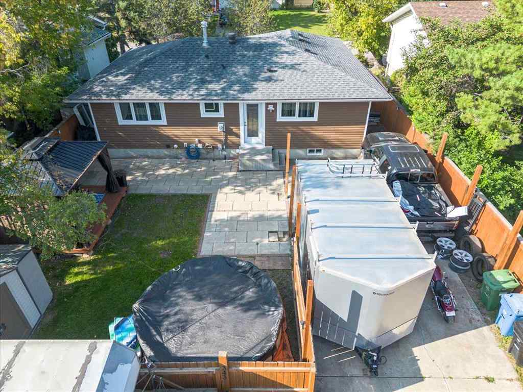 MLS® A2254985 - 343 Queen Tamara Way SE in Queensland Calgary, Residential