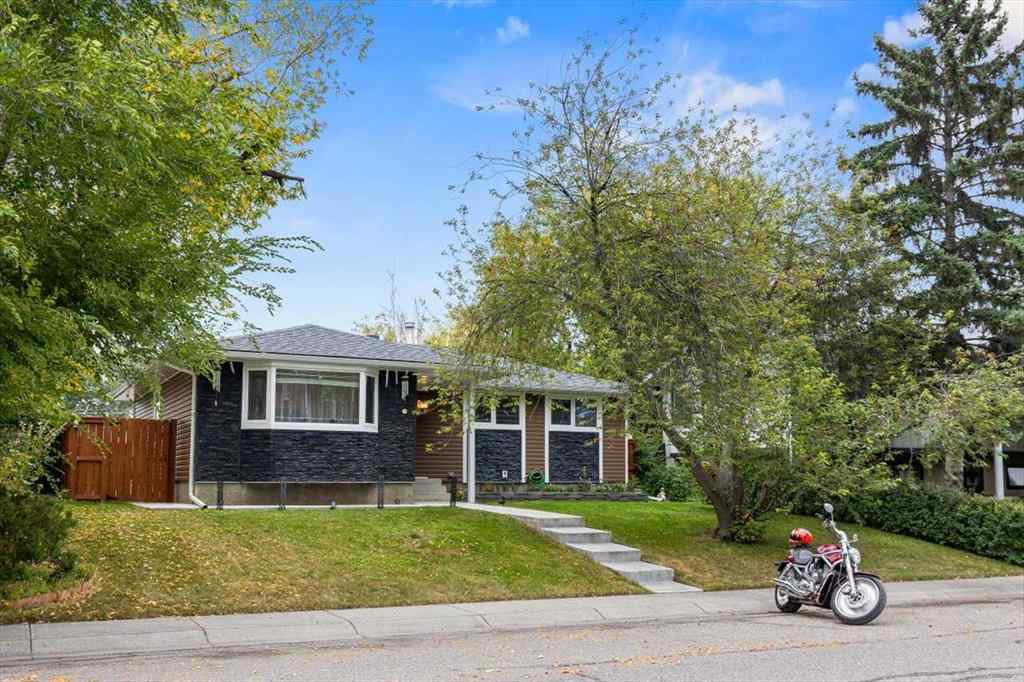 MLS® A2254985 - 343 Queen Tamara Way SE in Queensland Calgary, Residential